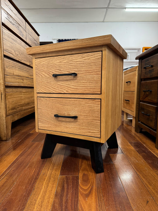 Ashland 2 Drw Bedside Table